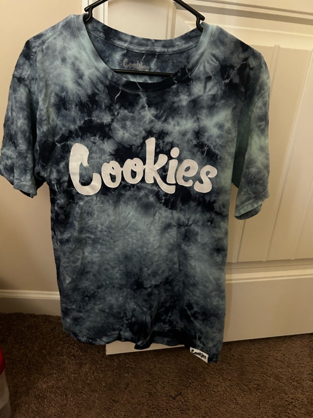 Cookies Blue Sky Tie Dye Navy T-Shirt (Men’s Medium)